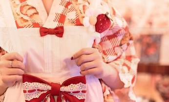 Feilin嗲囡囡 – 看完BABY_柒的油亮写真，我有点被调戏到了？