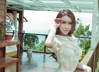 GIRLT果团网 – 这组尹意纯的校服写真，友情和青春的气息扑面而来