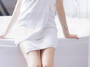 GIRLT果团网 – 这就是王语纯的灰丝写真集，分享我的观察，轻轻一撩，倒是把我给撩动了。