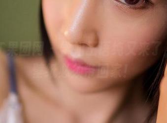 GIRLT果团网 – 学姐王语纯又来了，原图壁纸必须带回家！