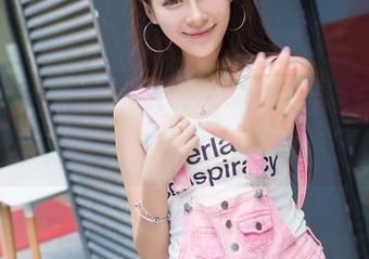 IMiss爱蜜社 – 黄歆苑=夏日写真精选，清凉到连老奶奶的西瓜都冒汗！