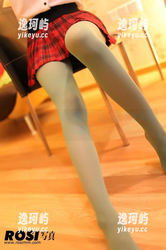 ROSI高清翘臀写真集，让人忍不住多看几眼！