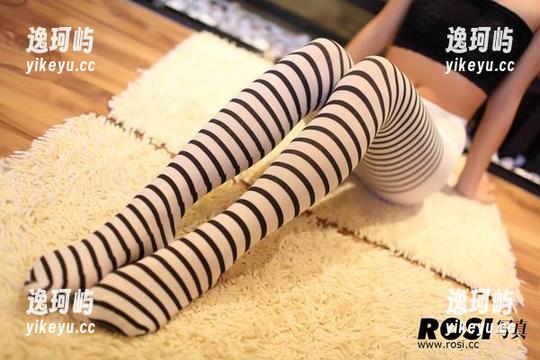 ROSI白裙：一抹轻盈，尽在高清图包的飘逸中！