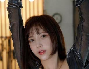 轻轻翻开Seoyool(서율)的修女写真集，透露着些许不明的幽暗气息