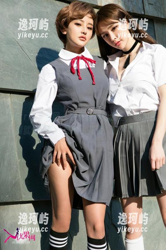 UGirls尤果网 - 在张馥棋的教室，私拍资源就像不可计数的小花朵，随性而开。