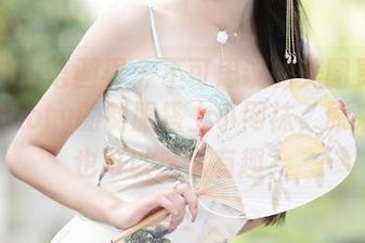 XIAOYU语画界 – 不可思议的美图更新！芝芝Booty的制服搭上小网袜，原来优雅也可以这么有趣？
