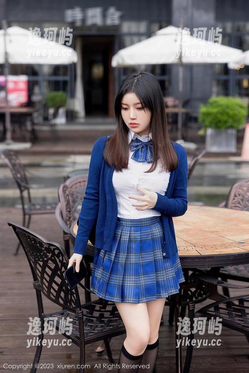 Xiuren秀人网-Elise谭晓彤 Xiuren秀人网 - 那一抹色彩,Elise谭晓彤用全套礼服图集刷新了我的审美观。