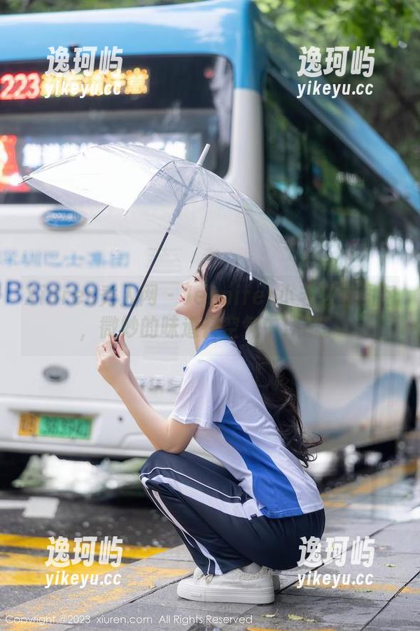 Xiuren秀人网-Jennifer小若 Xiuren秀人网 - Jennifer小若教室图包,微妙的味道在空气中环绕。
