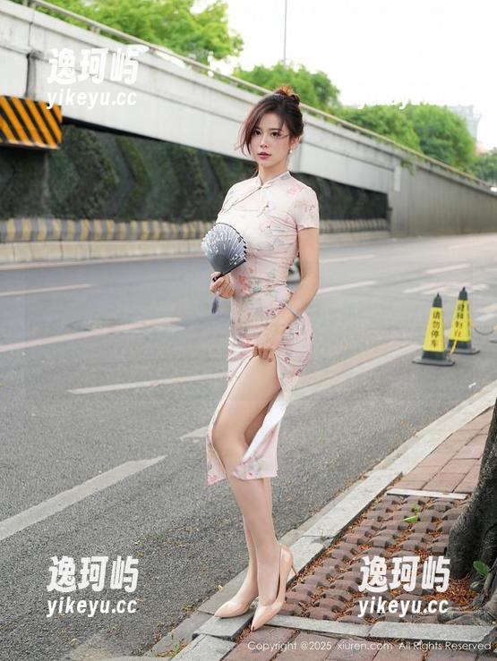 Xiuren秀人网-杨紫嫣Cynthia Xiuren秀人网 - 在这组图包里,杨紫嫣Cynthia的每一件礼服好像都有自己的小故事,真想一探究竟!