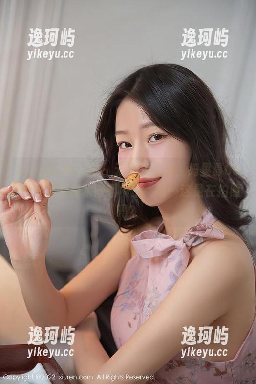 Xiuren秀人网-绮里嘉Carina Xiuren秀人网 - 无圣光效果,绮里嘉Carina的死库水妙趣横生,呃…这是在拍照吗?