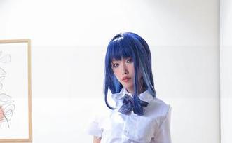 eliza喵喵的雷电芽衣写真集，下载的时候手要稳，怕一不小心就被电到了！
