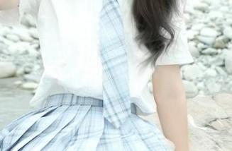 eloise软软在海边晒的照片，这届摄影师真是越来越有内味儿了