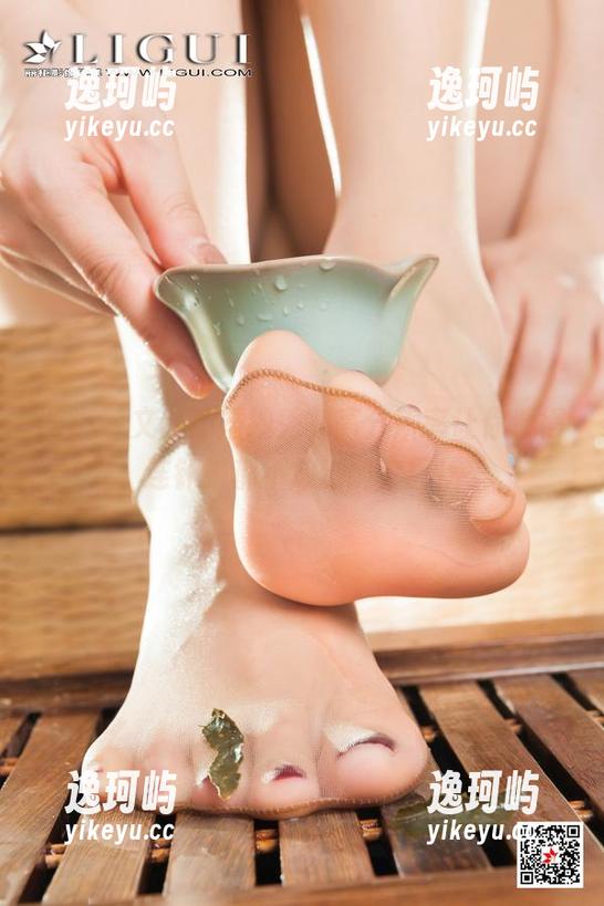 丽柜 - 文静的婚纱秀，高分辨率让你看得连针脚都不放过的套图！