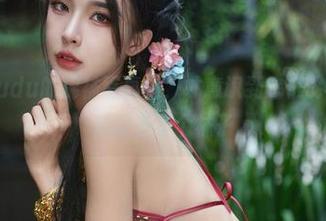 余多多Dudu的棉袜写真集，才意识到它们比我的时尚知识多了个袜子
