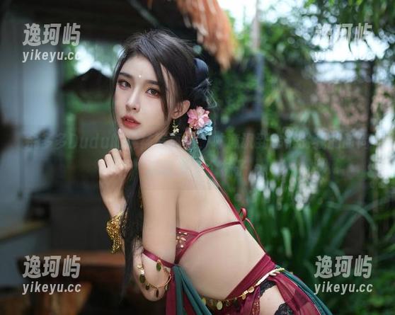 余多多Dudu的棉袜写真集，才意识到它们比我的时尚知识多了个袜子
