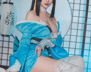 连衣裙的迷人姿态：凉凉子的作品下载，或许会让你眼前一亮？