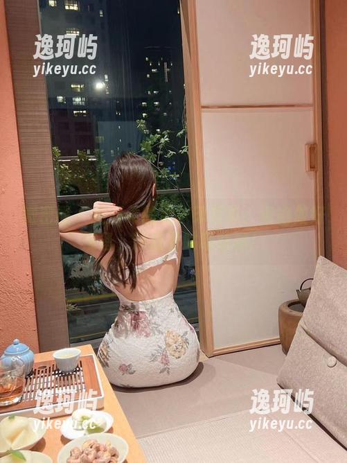 微密圈 - 周妍希的无水印写真：浴袍做好准备，网盘君咕噜咕噜！