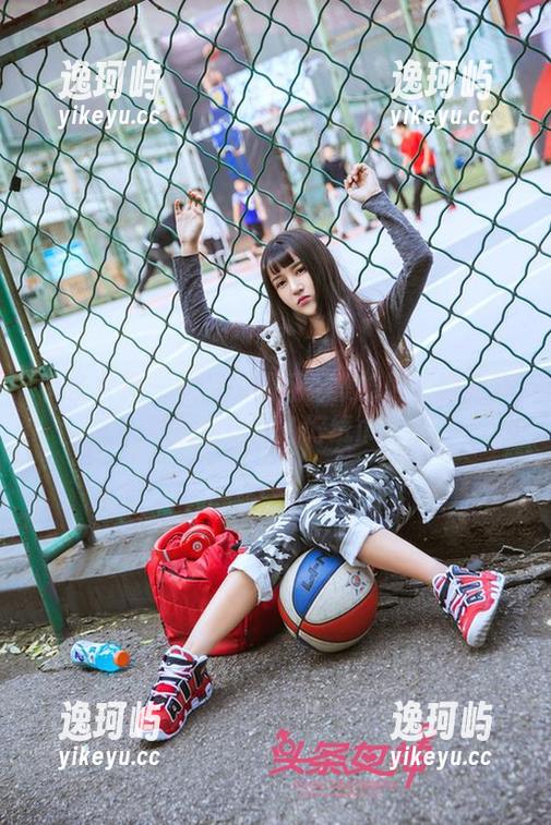 头条女神-大悦悦 头条女神 - 大悦悦的红裙集结号:准备下载前请自行备好纸巾!
