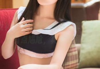 头条女神 – 玄子泳衣高清写真，画面感强到有点尴尬，真没想到……