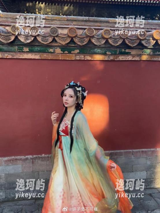 妍子坚不可摧写真，深深觉得小叽不仅仅只是图集那么简单