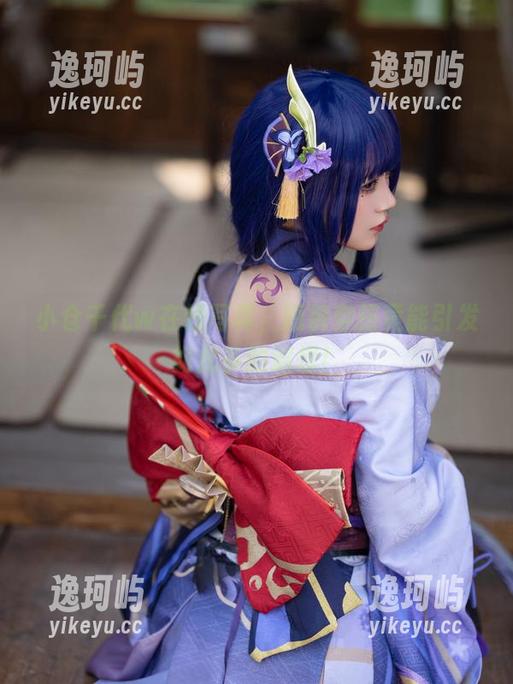 小仓千代w在线写真，短裤穿搭竟能引发如此多的遐想！