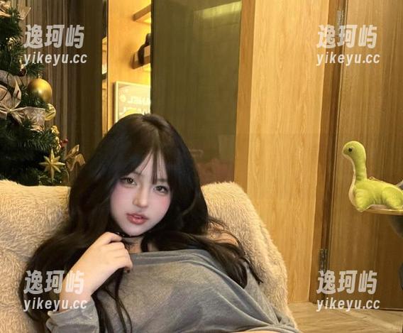 微密圈 - 为何大家都在追小优优子的圣诞限定？那份写真和资源我懂！