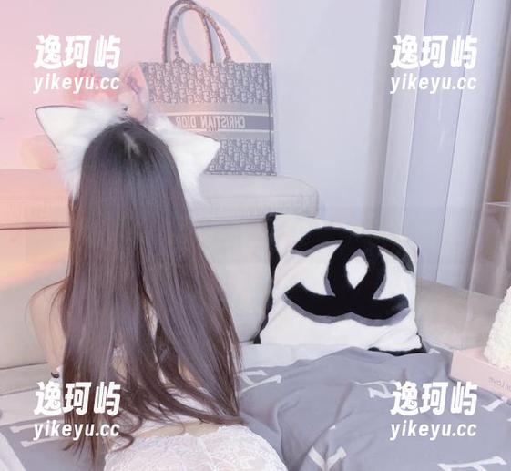 当小小奶瓶儿遇上白色蕾丝，是种叛逆的福利
