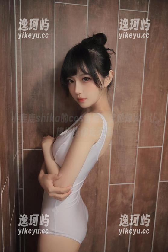 小鹿鹿shika的cos冒险：穿越烽火，让旗袍陪你走天涯