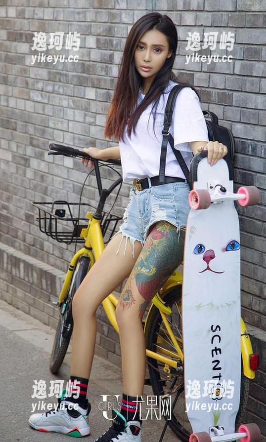 尤果网 - 球球的美图大作战，活力女孩不怕晒！