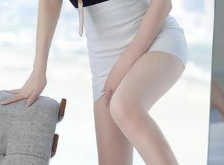 尤蜜荟 – 是小逗逗的双马尾写真，真想来点“附加福利”，完全停不下来。