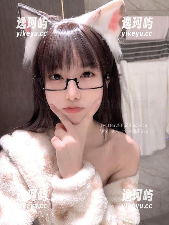 下载链接在手，布丁大法的T恤让你再普通也要有个亮点！