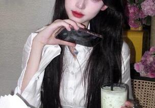 美图与资源，正如怡子yiii与樱花的绚烂纠缠，让我如此着迷