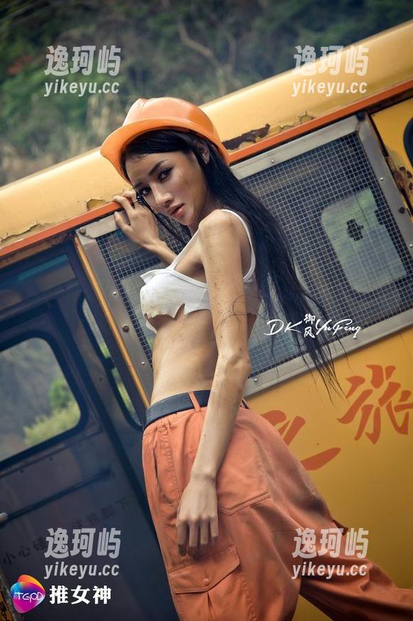 推女神 - 圣诞对陈嘉嘉Tiffany来说，难道就是不断更新的写真游戏？