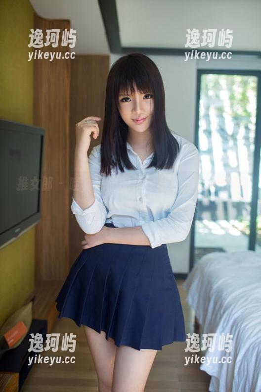 推女郎 - 哇，易阳的裸足写真，这种性感怎么办！快来下载。