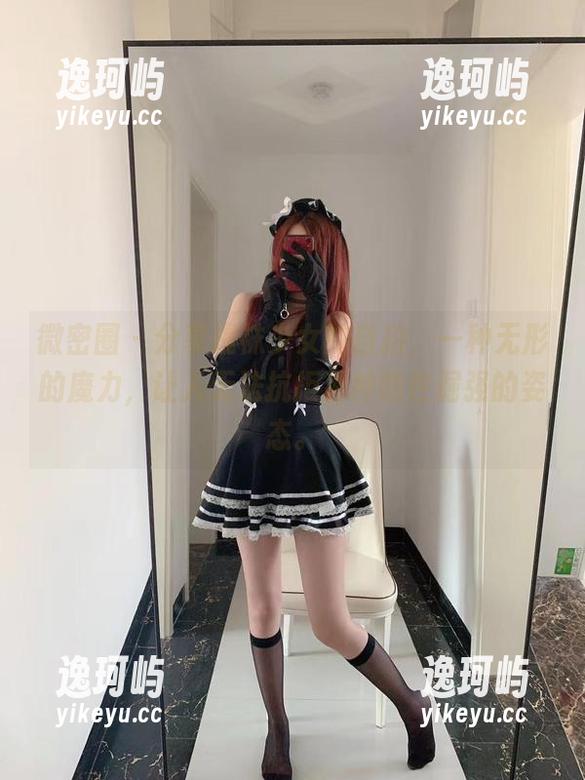微密圈 - 分享提袜少女的自拍，一种无形的魔力，让人无法抗拒那种随性倔强的姿态。