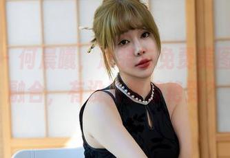 星颜社 – 何晨曦，泳装与免费美图的完美融合，有没有被惊艳到？