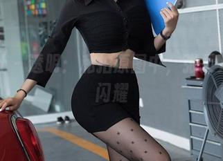 星颜社 – 透明：私拍原图中，张灵儿依旧闪耀