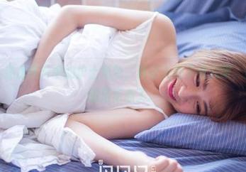 果团网 – 私房照片中的护士角色，真让人想多看几眼，何嘉颖真的是走心了。