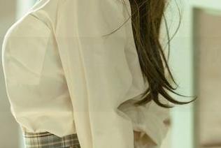 桃良阿宅的校服美图，大学生拍校园剧一般这么穿吧？