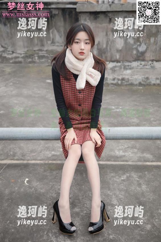 梦丝女神-莹仙女 梦丝女神 - 莹仙女的黑白写真,高清好时光,有点点戏谑。