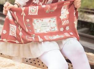梦丝女神 – 雪馨的裤里丝套图：这俩玩意儿看得一头雾水…