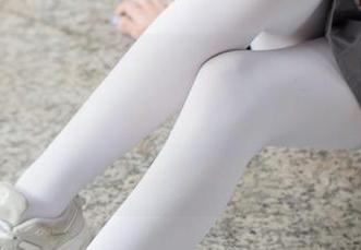 森萝财团 – 小奶糕Milky的高跟鞋资源图集，底下的那几厘米挑战，不止是身高吧，还有心情呢。