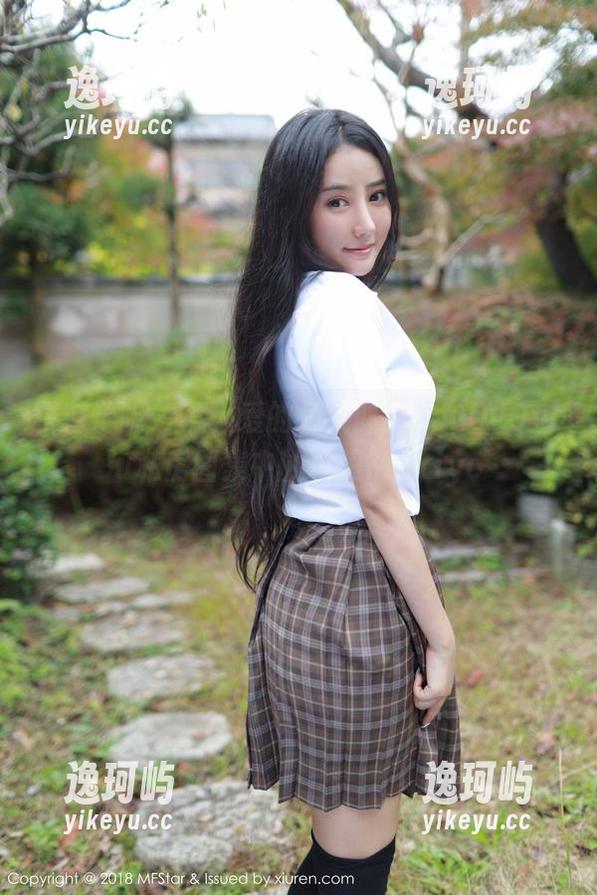 模范学院 - 惹人爱的兔女郎：youOvOyou私房图集中的白眼Makiyo