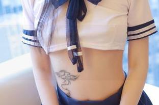 模范学院 – 我发现柳侑绮Sevenbaby穿红裙子的这张更新，美得像个小火柴