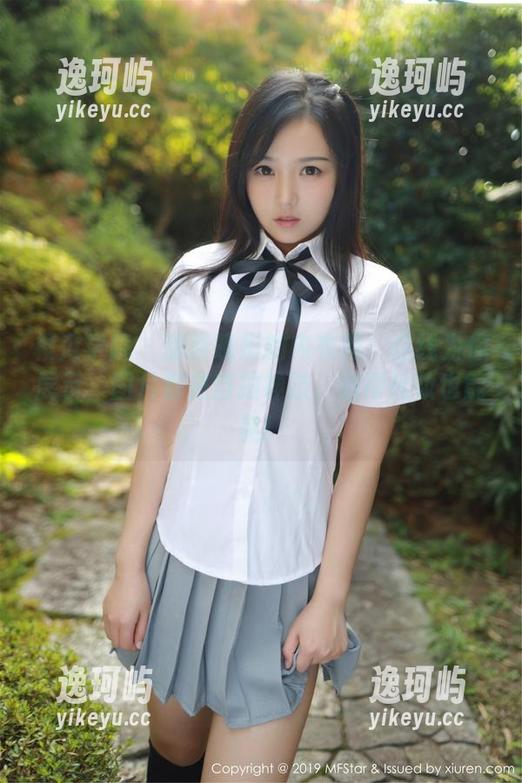 模范学院 - 甜筒晓彤的内衣秀：在线为你展示，图片都是自拍神技，懒得化妆也能美！