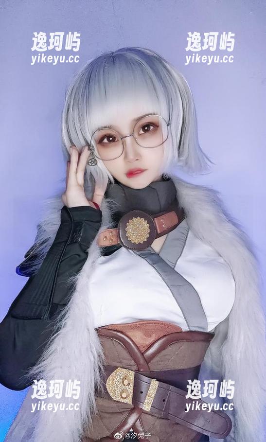 最近一直被这条汐兔子的连衣裙吸引，完美诠释了“无聊的优雅”。