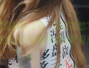 看看这位洛丽塔大哥，灰衬衫的写真图，简直让灰色都羡慕嫉妒恨！