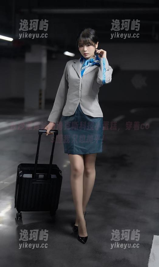 海克斯科技小蛋糕 在沙滩竞泳的海克斯科技小蛋糕,穿着cos服我只想摊平!