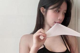 微密圈 – 火龙果羊的最新写真，死库水你敢不敢试试？