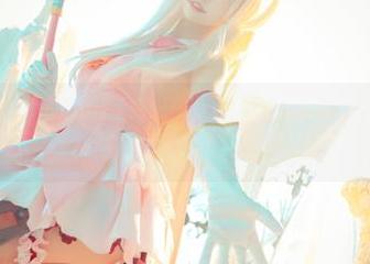 猫君君MaoJun的高跟鞋秀——有多怪？有多美？来下载她的套图，大胆自己判断！